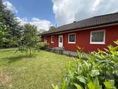 Bungalow mit idyllischem Grundstück - 