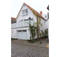 Kapitänshaus in zweiter Reihe in Warnemünde mit Dachterrasse und Garage - Rostock Seebad Warnemünde