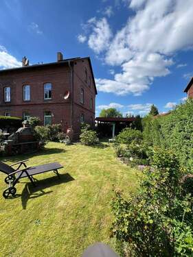 PHOTO-2025-05-09-11-03-03-1.jpg - 5 Zimmer Doppelhaushälfte in Zwickau