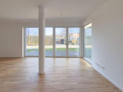 Wohnzimmer - 3 Zimmer Etagenwohnung zum Kaufen in Berlin