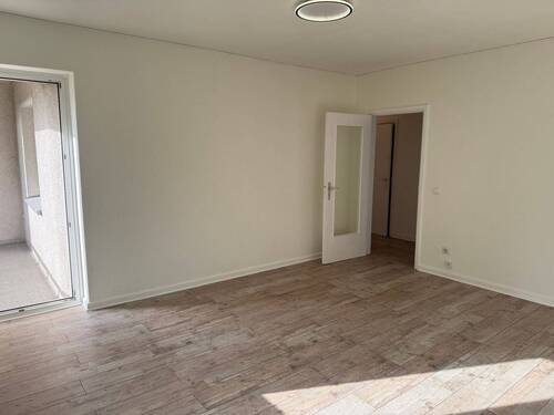 Wohnzimmer (1) - 3 Zimmer Etagenwohnung zum Kaufen in Neustadt in Holstein