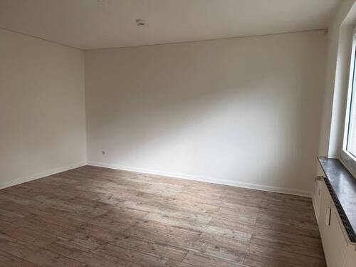 Wohnzimmer (3) - Etagenwohnung mit 68,00 m² in Neustadt in Holstein zum Kaufen