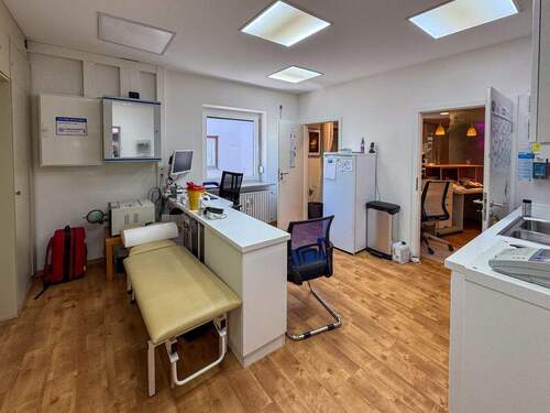 Praxisräume - Büro mit 202,00 m&sup2; in Rosenheim zum Kaufen