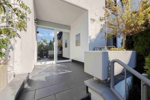 Hauseingangsbereich - 5 Zimmer Reihenmittelhaus zum Kaufen in Mettmann