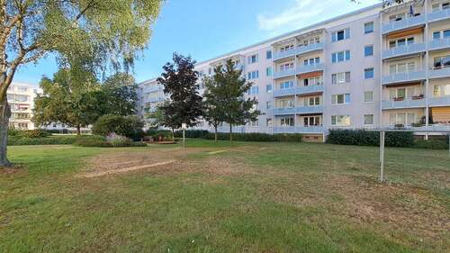 Bild 1 - 2-Raum-Wohnung mit modernisiertem Tageslichtbad!