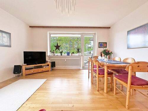 Wohn- und Essbereich - 2 Zimmer Etagenwohnung in Bremen