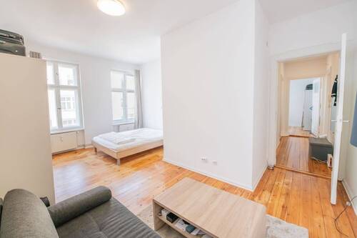 Schlafzimmer I - 2 Zimmer Etagenwohnung in Berlin