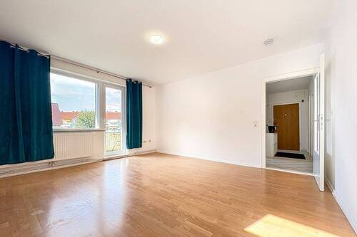 Wohnzimmer - 4 Zimmer Etagenwohnung in Bremen