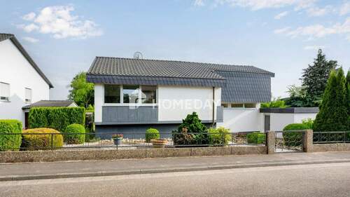 Außenansicht 2 - 9 Zimmer Mehrfamilienhaus, Wohnhaus zum Kaufen in Pirmasens