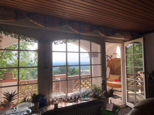 Blick v. Wohnzimmer a. Balkon - 