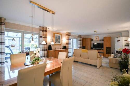 Wohnzimmer - Mehrfamilienhaus, Wohnhaus mit 185,30 m&sup2; in Hattingen zum Kaufen