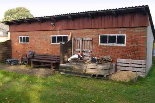 Lagerschuppen - Einfamilienhaus mit 130,60 m&sup2; in Mittelstenahe zum Kaufen