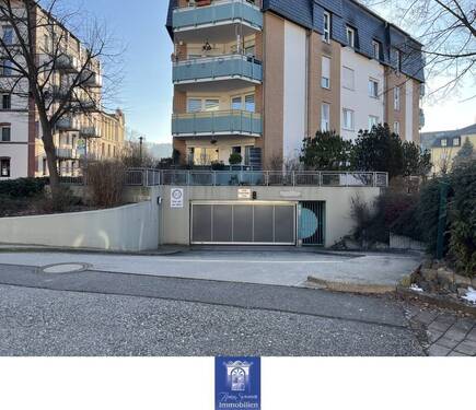 Einfahrt zur Tiefgarage - 2 Zimmer Etagenwohnung in Freital