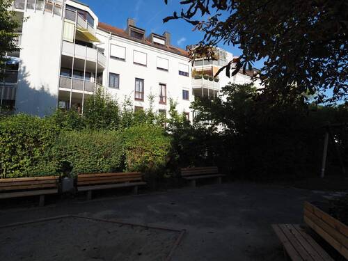 Ansicht Haus SüdWest - Attraktive 3-Zimmer- Wohnung in Kirchheim b. München