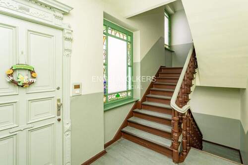 Treppenhaus - Einfamilienhaus zum Kaufen in Berlin