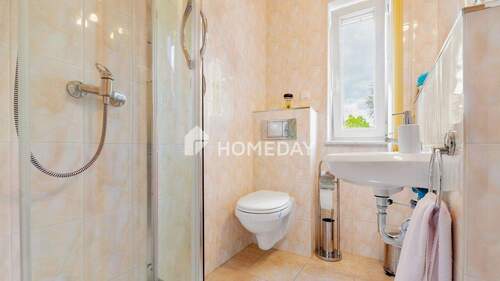 1. OG Badezimmer 1 2 - 