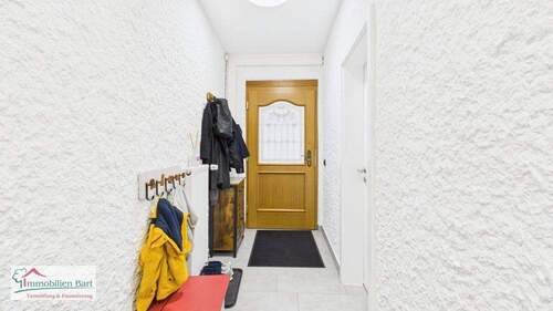 Flur - 8 Zimmer Einfamilienhaus zum Kaufen in Perl