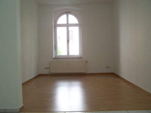 Wohnzimmer - 2 Zimmer Etagenwohnung zur Miete in Zwickau