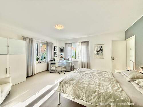 Schlafzimmer mit separater Ankleide - 