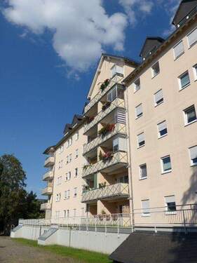 Hausrückseite - 2 Zimmer Etagenwohnung zum Kaufen in Chemnitz