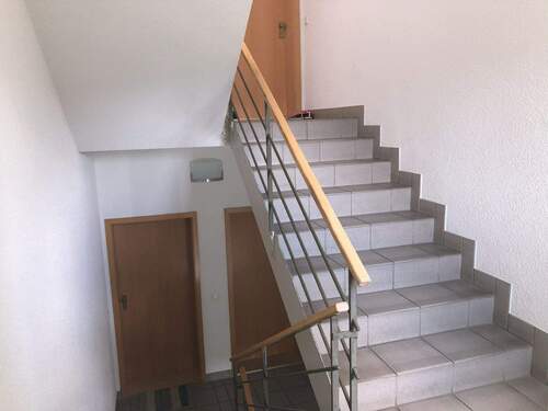 Hausflur.jpg - Etagenwohnung mit 51,70 m&sup2; in Dresden zur Miete