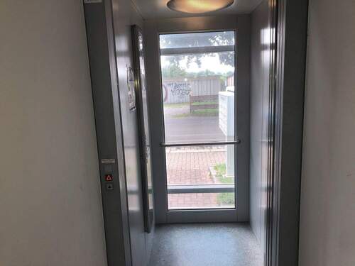 Lift bis 2. Etage.jpg - 