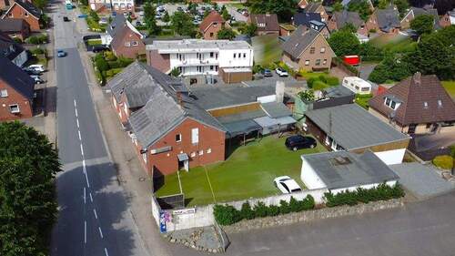 Luftbild - Mehrfamilienhaus, Wohnhaus in Büdelsdorf