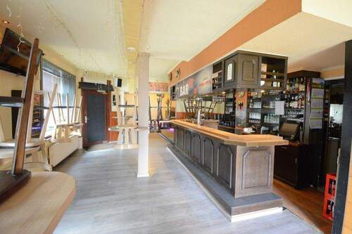 Kneipe - Mehrfamilienhaus, Wohnhaus mit 238,00 m&sup2; in Büdelsdorf zum Kaufen