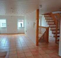 Renoviertes Einfamilienhaus mit 2 Bäder, GWC, Innenhof, Terrasse, Garten und 2 Stellplätzen vor dem Haus, in St. Ingbert (Nähe Krankenhaus)) - Sankt Ingbert