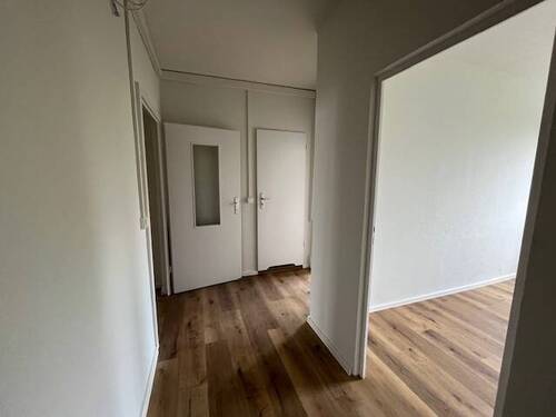 Flur.jpg - 4 Zimmer Etagenwohnung zur Miete in Zwickau