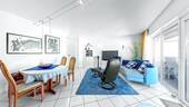 Wohnzimmer - Modern, hell, top in Schuss! Balkon und Stellplatz inklusive!