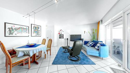 Wohnzimmer - Modern, hell, top in Schuss! Balkon und Stellplatz inklusive!