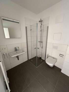 Bad - BLICK ÜBER STRIESEN - Charmante 2-Raumwohnung mit Balkon