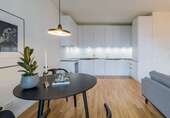 Offene Wohnküche mit Essbereic - 2 Zimmer Etagenwohnung in Berlin