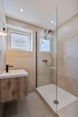 Bad_Dusche_Ansicht2 - 4 Zimmer Etagenwohnung zum Kaufen in Hürth