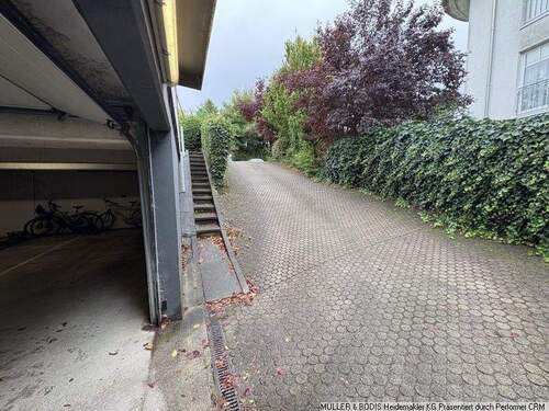 Tiefgarageneinfahrt - 