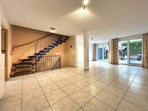 Erdgeschoss: Wohn-/Esszimmer - 4 Zimmer Reihenmittelhaus in Ettenheim