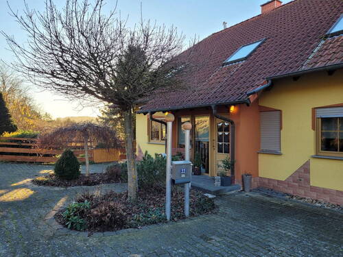 Vorderseite - 5 Zimmer Einfamilienhaus in Burghaun