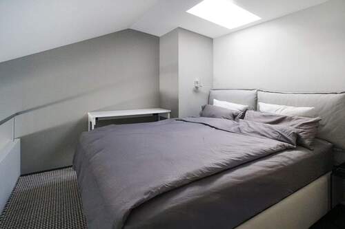 Schlafbereich der Galerie mit Oberlicht - 