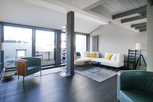 Weitere Ansicht Wohnzimmer mit Zugang zur Terrasse - 1 Zimmer Etagenwohnung in Berlin