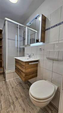 4,0 m² großes Duschbad mit WC - 