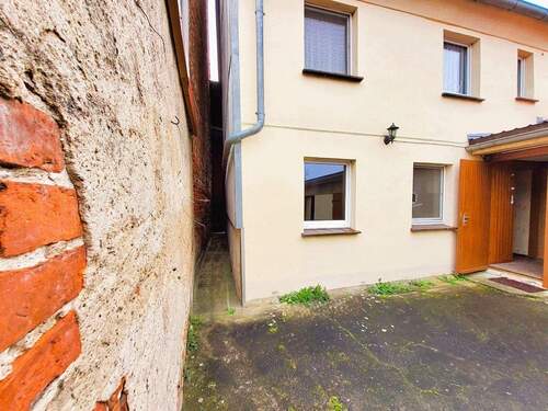 Seitenzugang zum Innenhof - 