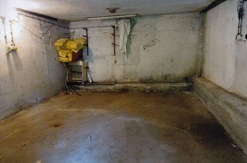 Garage - 