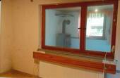 Wohnraum mit Blick in Partyraum - 