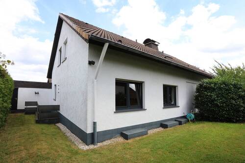 Hausansicht / Garage hinten - 