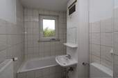 Badezimmer - 2 Zimmer Etagenwohnung zur Miete in Merseburg