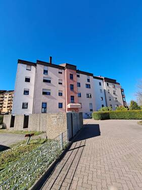 Ansicht - **Schöne Dreiraumwohnung mit Balkon und 2 Stellplätze, KAUFEN statt mieten!!***