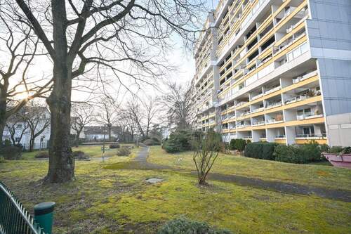 Außenbereich - DIETZ: 2-Zimmer-Obergeschosswohnung in Rodgau Nieder-Roden - wenige Minuten vom Bahnhof entfernt!