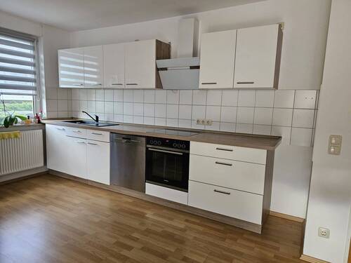 offene Küche (kann abgelöst werden) - 3 Zimmer Etagenwohnung in Zirndorf