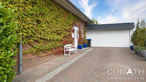Conath-Immobilien_Harsefeld_Buxtehude_Fredenbeck – Auffahrt zur Doppelgarage - 5 Zimmer Einfamilienhaus zum Kaufen in Deinste